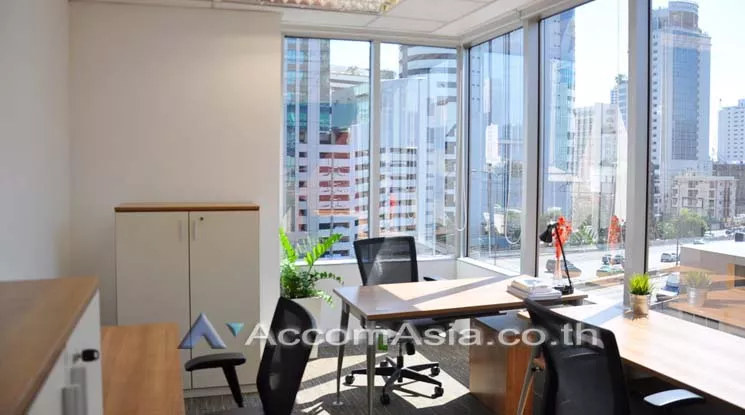 1  Office Space For Rent in Ploenchit ,Bangkok BTS Ploenchit at Q House Ploenchit Service Office AA10196